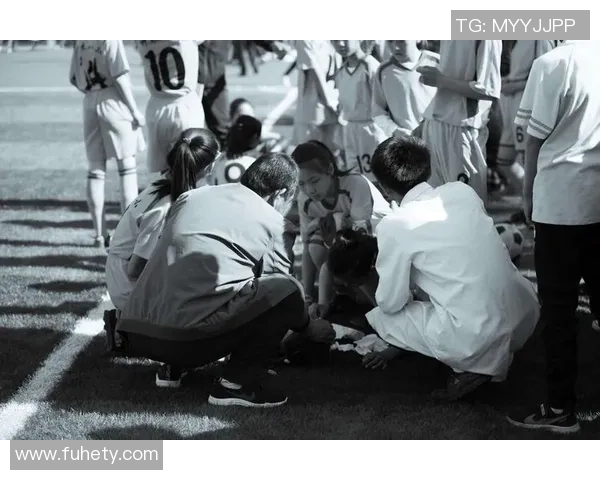 杭州足球队的拼搏之路：一段不屈不挠的奋斗历程纪实